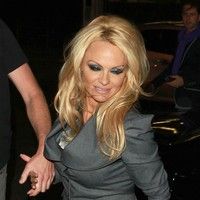 Pamela Anderson leaves The Playboy Club photos | Picture 78918